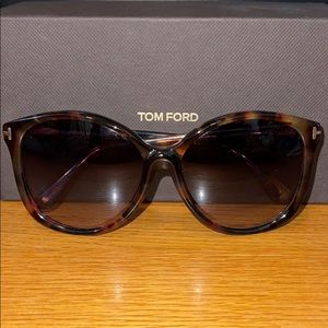 Tom Ford “Alicia” tortoise/blue sunglasses likenew